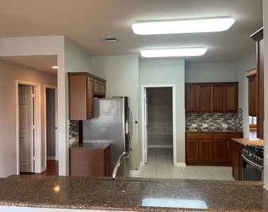 2516 Pearson Way - Photo Thumbnail 9