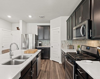 7403 Travertine Spring Dr - Photo Thumbnail 13