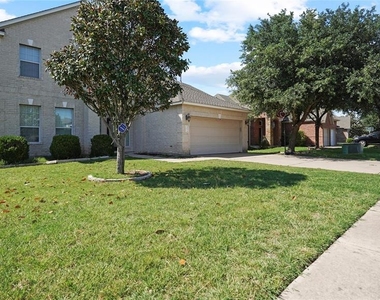 303 Payne Stewart Dr - Photo Thumbnail 1