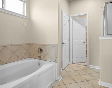 303 Payne Stewart Dr - Photo Thumbnail 18
