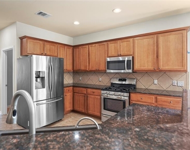 303 Payne Stewart Dr - Photo Thumbnail 8