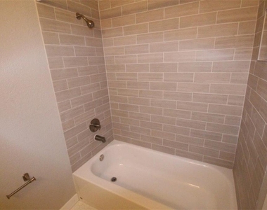 10702 Lanshire Dr - Photo Thumbnail 13