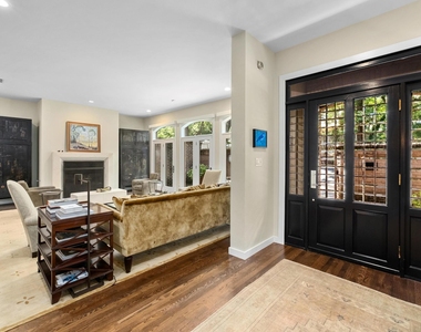 3718 Bridle Path - Photo Thumbnail 3