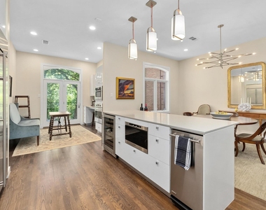 3718 Bridle Path - Photo Thumbnail 8