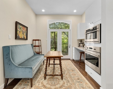 3718 Bridle Path - Photo Thumbnail 12