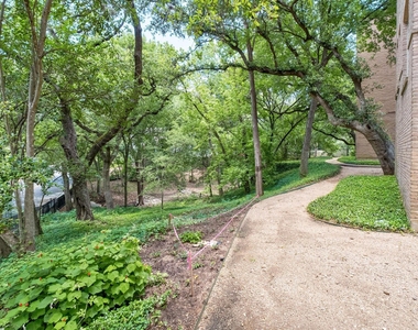 3718 Bridle Path - Photo Thumbnail 28