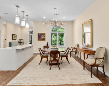 3718 Bridle Path - Photo Thumbnail 10