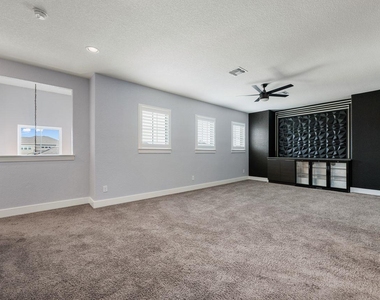 5604 Anaheim Ave - Photo Thumbnail 18