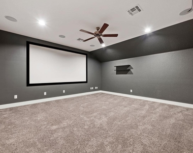 5604 Anaheim Ave - Photo Thumbnail 27