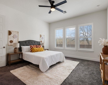 5604 Anaheim Ave - Photo Thumbnail 13