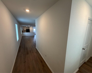 296 Agate Cliff Dr - Photo Thumbnail 4