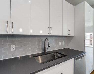6444 Burnet Rd - Photo Thumbnail 12