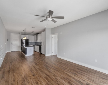 6444 Burnet Rd - Photo Thumbnail 9