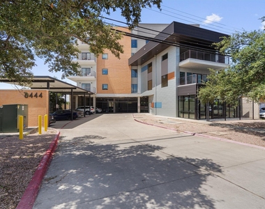 6444 Burnet Rd - Photo Thumbnail 1