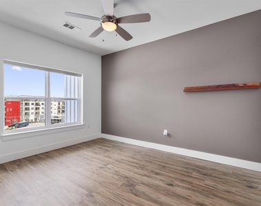 6444 Burnet Rd - Photo Thumbnail 21