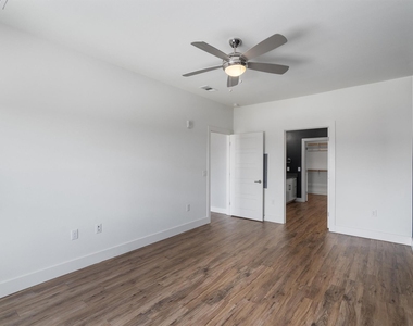 6444 Burnet Rd - Photo Thumbnail 15