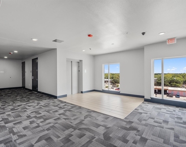 6444 Burnet Rd - Photo Thumbnail 2
