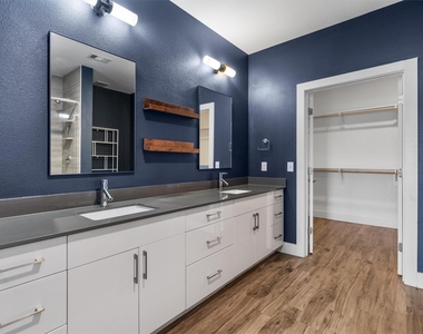 6444 Burnet Rd - Photo Thumbnail 16