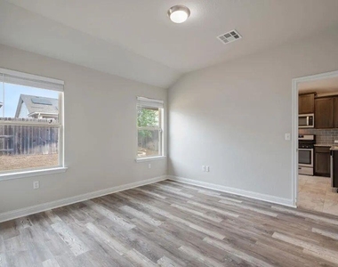 8214 Cottage Rose Dr - Photo Thumbnail 12