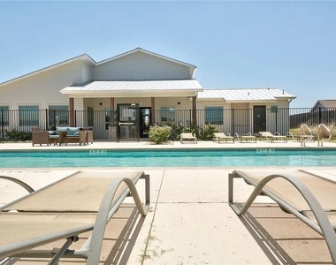 8214 Cottage Rose Dr - Photo Thumbnail 37