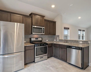 8214 Cottage Rose Dr - Photo Thumbnail 3