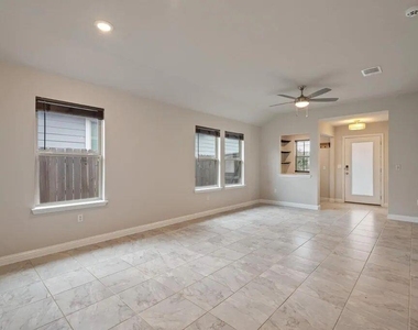 8214 Cottage Rose Dr - Photo Thumbnail 19