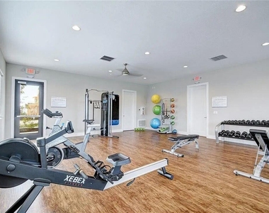 8214 Cottage Rose Dr - Photo Thumbnail 31