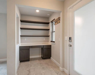 8214 Cottage Rose Dr - Photo Thumbnail 7