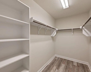 8214 Cottage Rose Dr - Photo Thumbnail 10