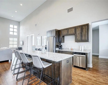 8214 Cottage Rose Dr - Photo Thumbnail 30