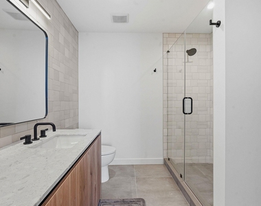 84 N East Ave - Photo Thumbnail 16