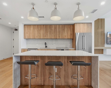 84 N East Ave - Photo Thumbnail 9