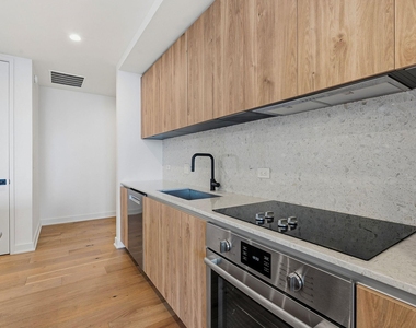 84 N East Ave - Photo Thumbnail 11