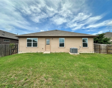 10708 Seguin St - Photo Thumbnail 17