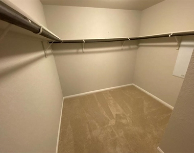 10708 Seguin St - Photo Thumbnail 12
