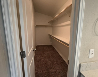 248 Falling Star Ln - Photo Thumbnail 12