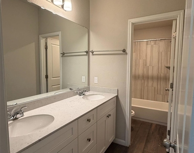 248 Falling Star Ln - Photo Thumbnail 8