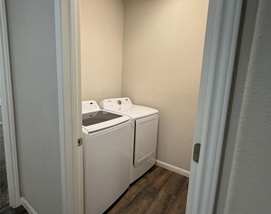 248 Falling Star Ln - Photo Thumbnail 7