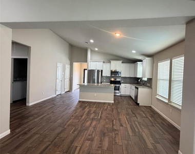 248 Falling Star Ln - Photo Thumbnail 5