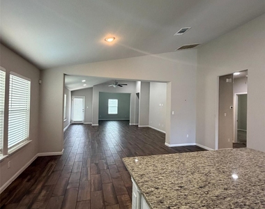 248 Falling Star Ln - Photo Thumbnail 6