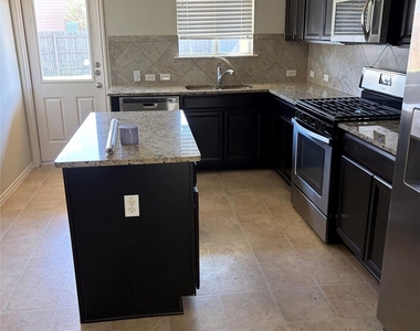 130 Sundown Ave - Photo Thumbnail 6