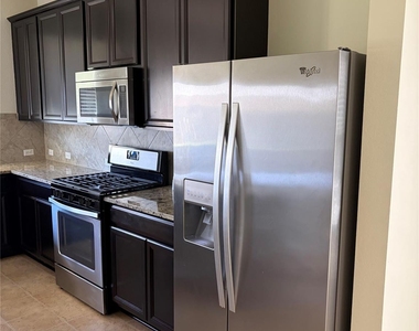 130 Sundown Ave - Photo Thumbnail 3