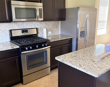 130 Sundown Ave - Photo Thumbnail 4