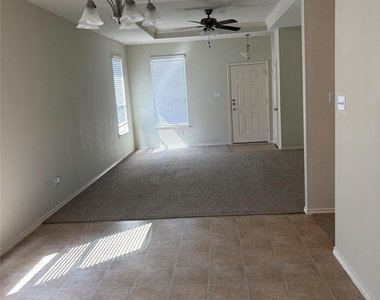 130 Sundown Ave - Photo Thumbnail 8