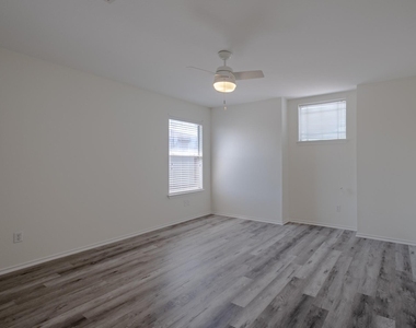 2202 Piedmont Ct - Photo Thumbnail 14