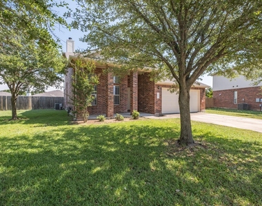 2202 Piedmont Ct - Photo Thumbnail 1