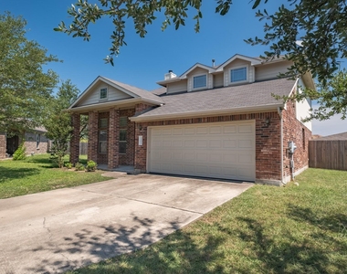 2202 Piedmont Ct - Photo Thumbnail 2