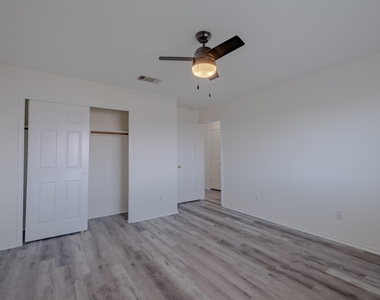 2202 Piedmont Ct - Photo Thumbnail 11