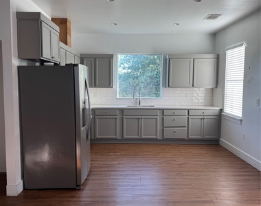 1029 Old Mcdade Rd - Photo Thumbnail 13