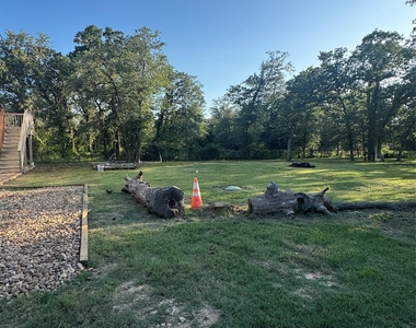 1029 Old Mcdade Rd - Photo Thumbnail 6